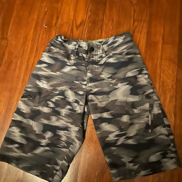 Boy’s Camouflage Cargo Shorts - Picture 1 of 11